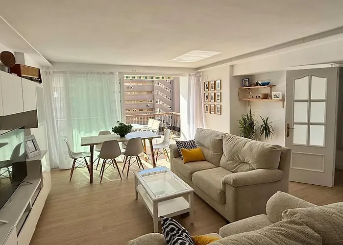 La Segunda Ola, De Carvajal * Fuengirola