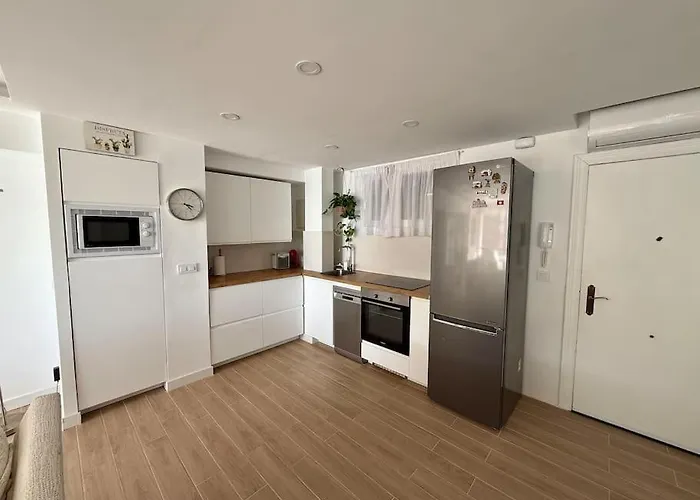 La Segunda Ola, De Carvajal *