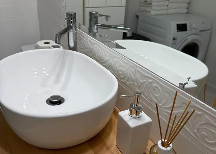 La Segunda Ola, De Carvajal *